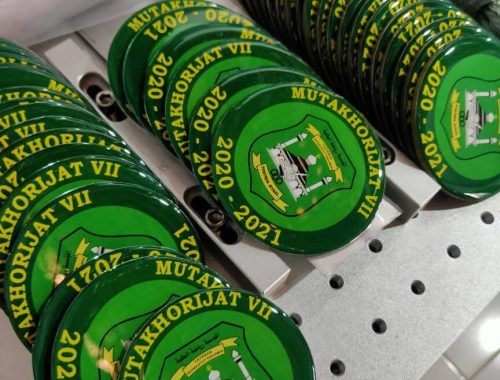 atributwisuda1.sinaradvertising